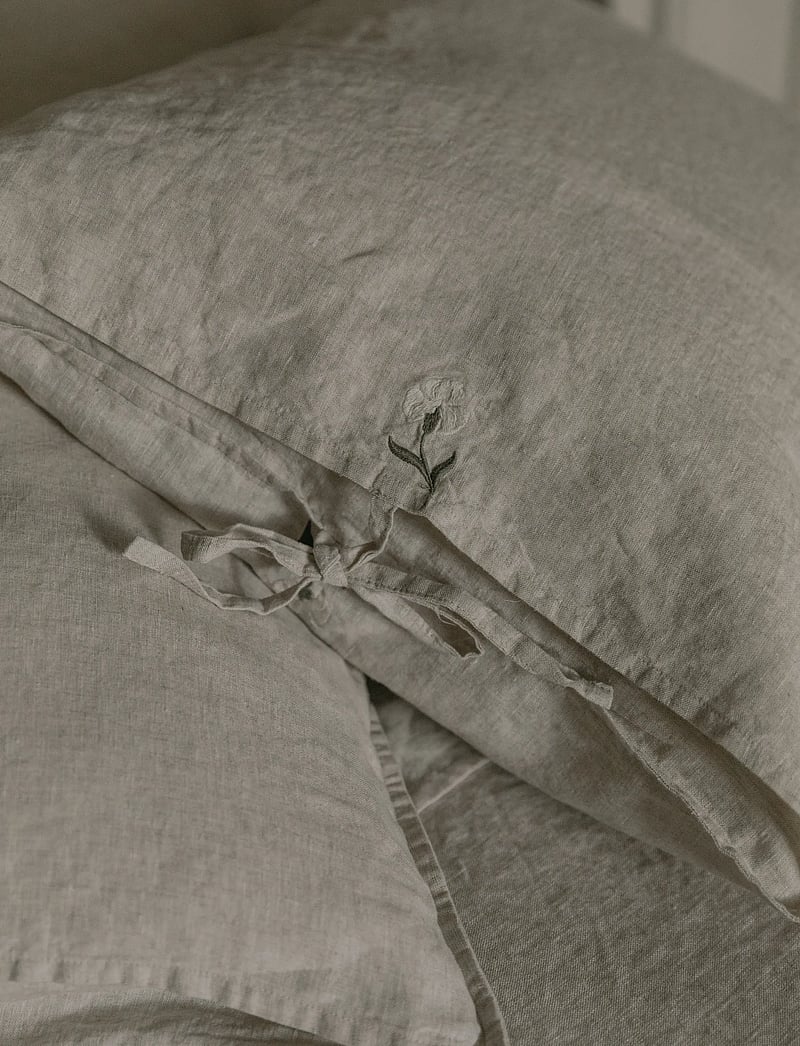 Garbo&Friends - Embroidered Linen Pillowcase, 50x70 cm, Linen - kopfkissenbezüge - linen - 2
