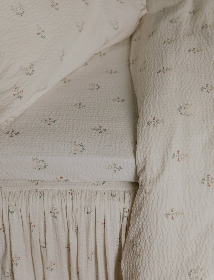 Garbo&Friends - Seersucker Fitted Sheet Junior, 70x140x20 cm, La Fraise - lakan - la fraise - 0