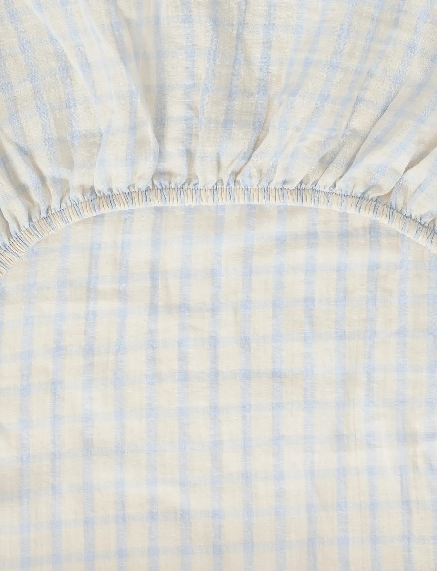 Garbo&Friends - Muslin Fitted Sheet Junior, 70x140x20 cm, Gingham Sky blue - bettlaken - gingham sky blue - 3