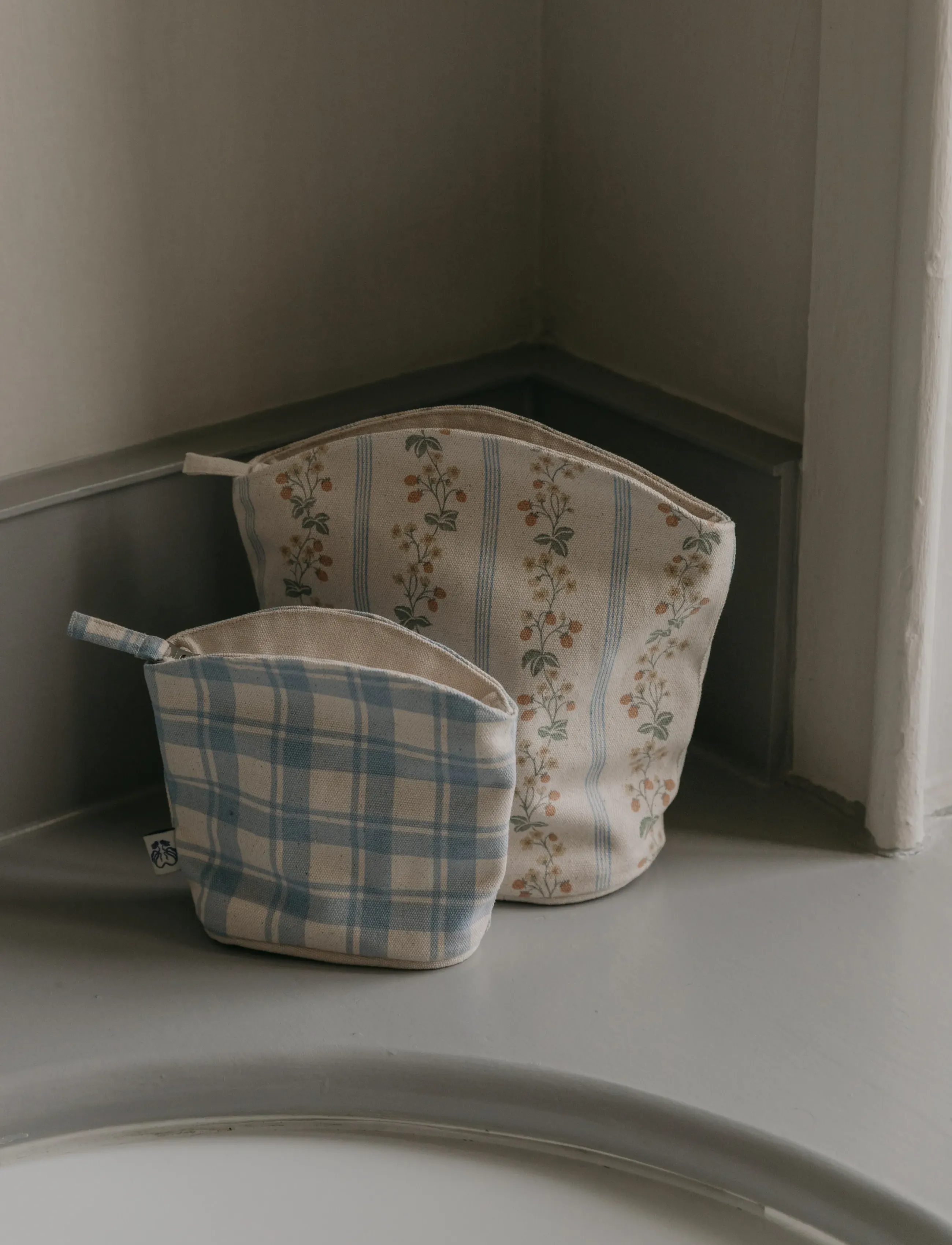 Garbo&Friends Toiltery Bag, Large, Plaid Sky Blue, L, Blue, Tasker > Toilettaske, Børn