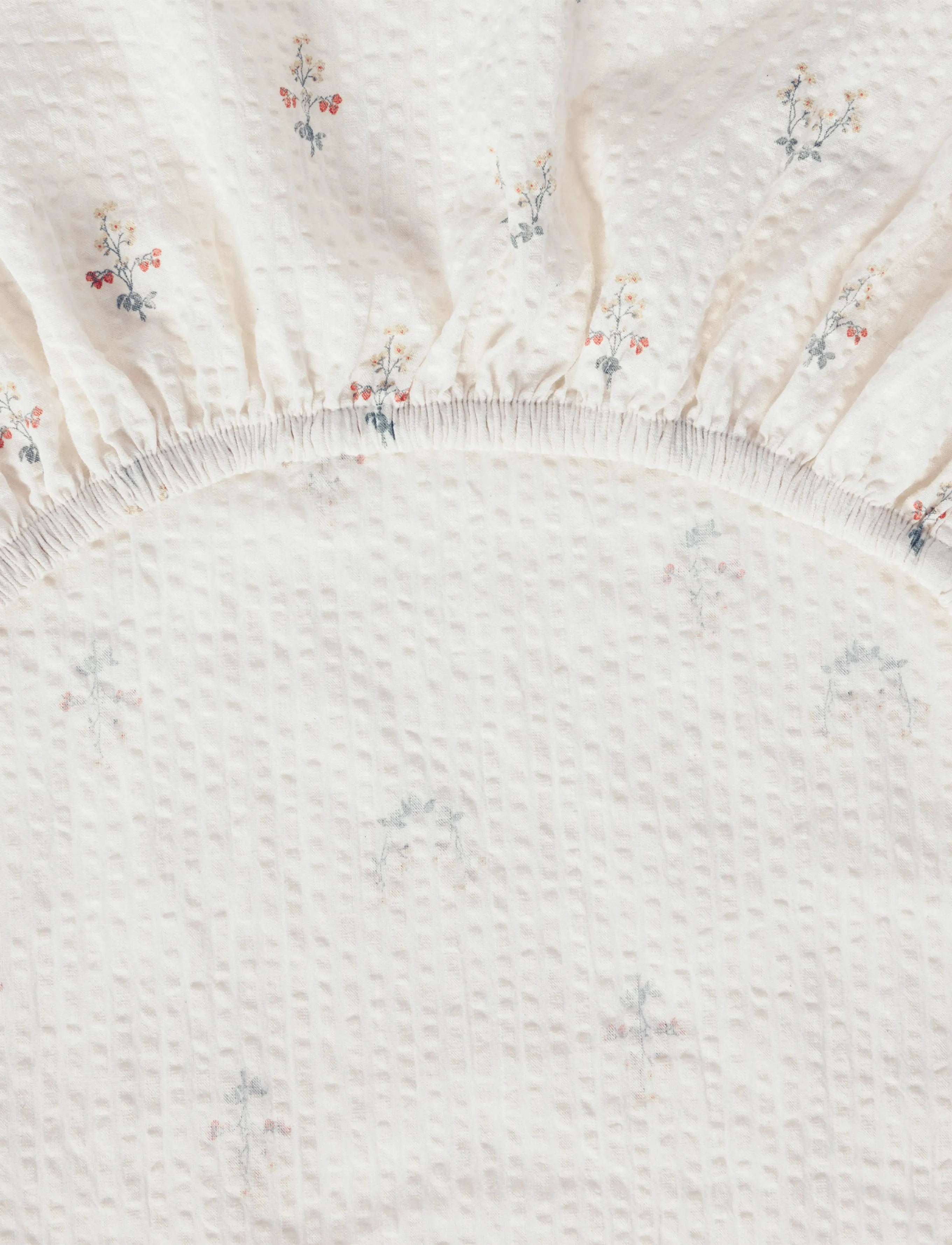 Garbo&Friends - Seersucker Changing Mat Cover, 50x70x15 cm, La Fraise - housses pour matelas à langer - la fraise - 4