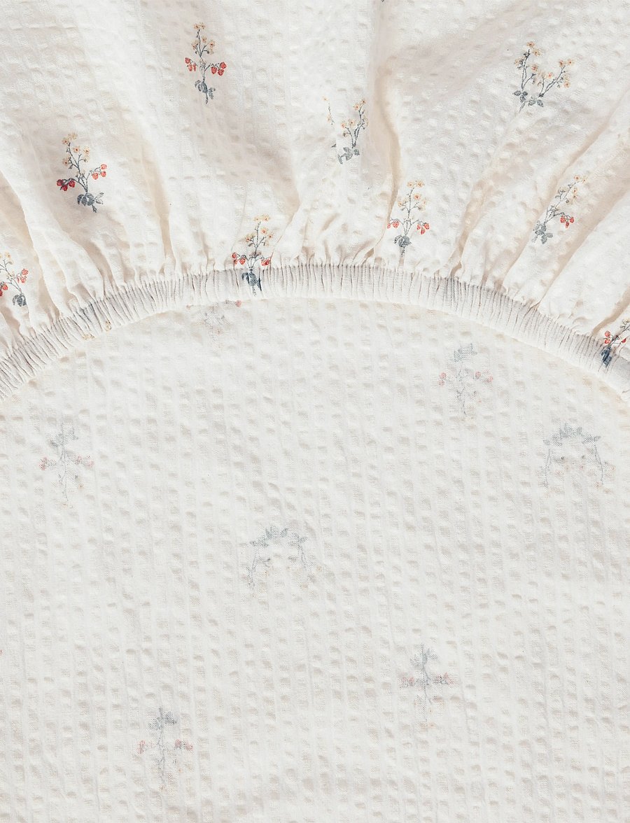 Garbo&Friends - Seersucker Changing Mat Cover, 50x70x15 cm, La Fraise - housses pour matelas à langer - la fraise - 4