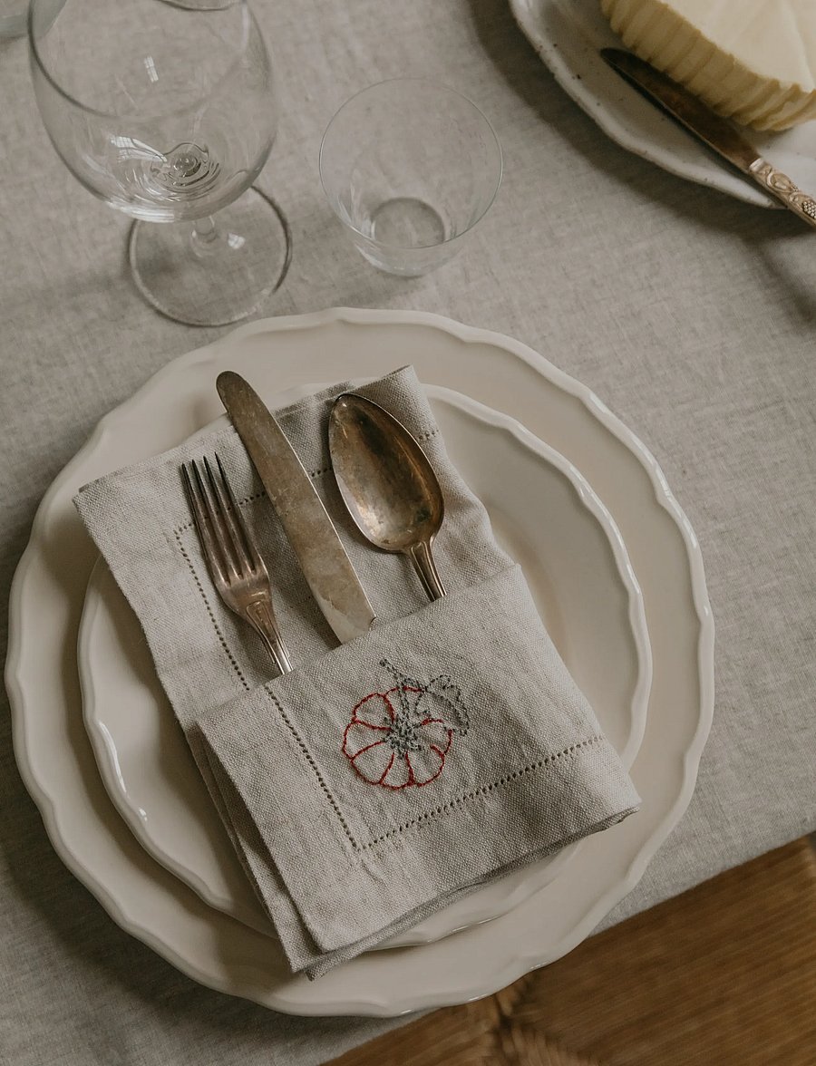 Garbo&Friends - Linen Embroidered Linen Napkin 2-pack - stofservietter - linen - 2