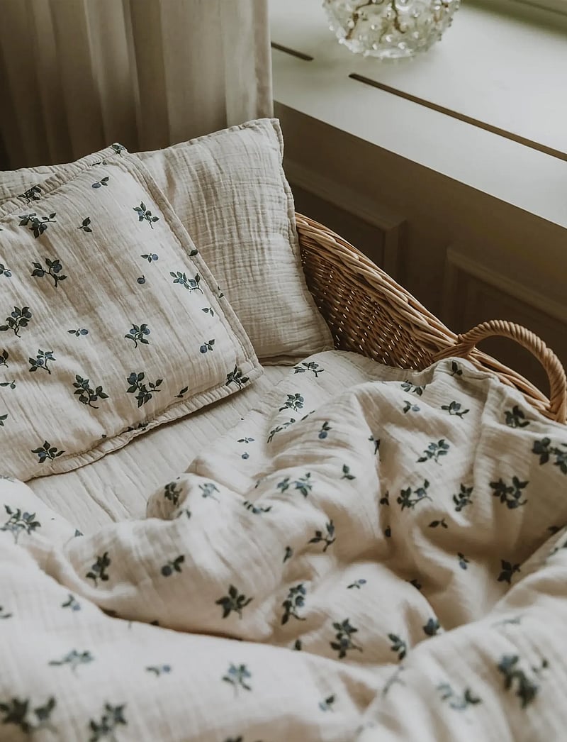 Garbo&Friends - Muslin Bed Set Baby, 70x80/ 28x35 cm, Blueberry - påslakanset - blueberry - 0