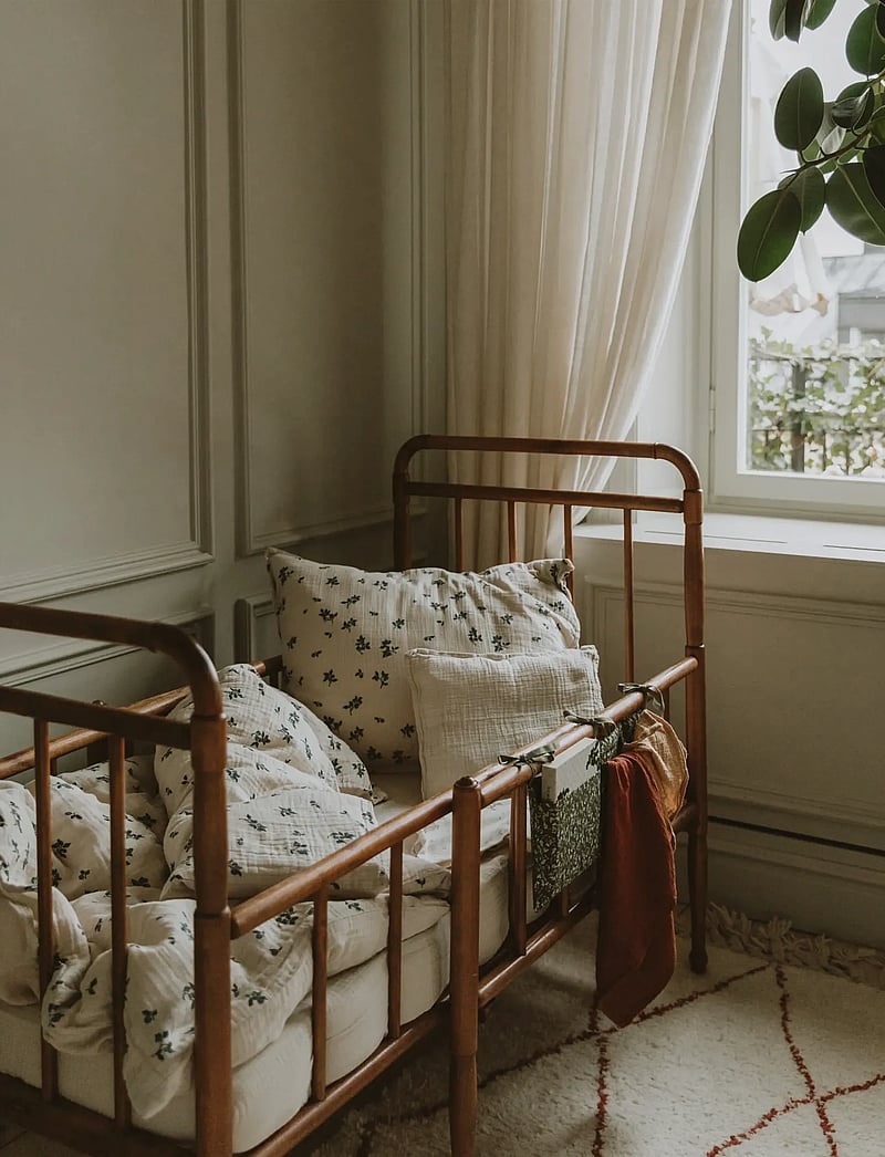 Garbo&Friends - Muslin Bed Set Baby, 70x80/ 28x35 cm, Blueberry - påslakanset - blueberry - 4