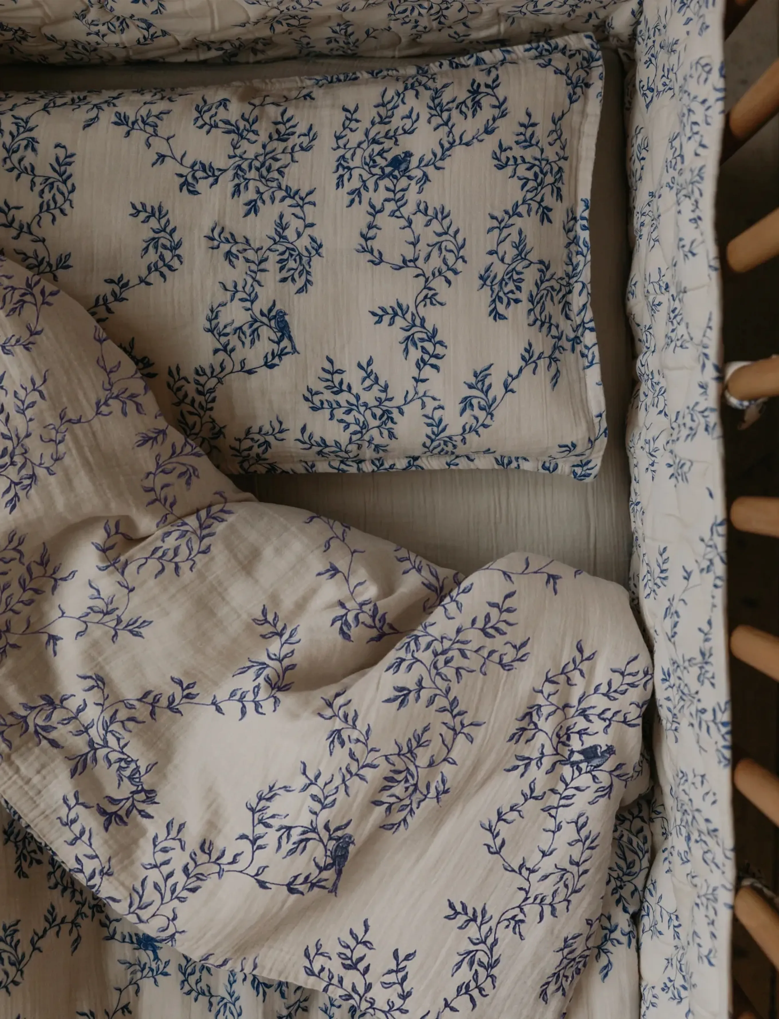 Garbo&Friends Muslin Bed Set Junior, 100X140/ 40X45 cm, Blueberry, 100X130/35X55 cm, Blue, Søvntid > Sengesæt, Børn