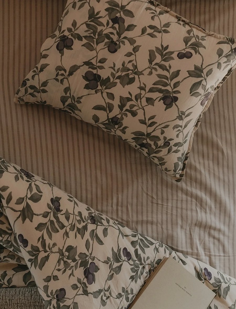 Garbo&Friends - Fitted Sheet Junior, 70x140x20 cm, Stripe Mauve - lakan - stripe mauve - 0