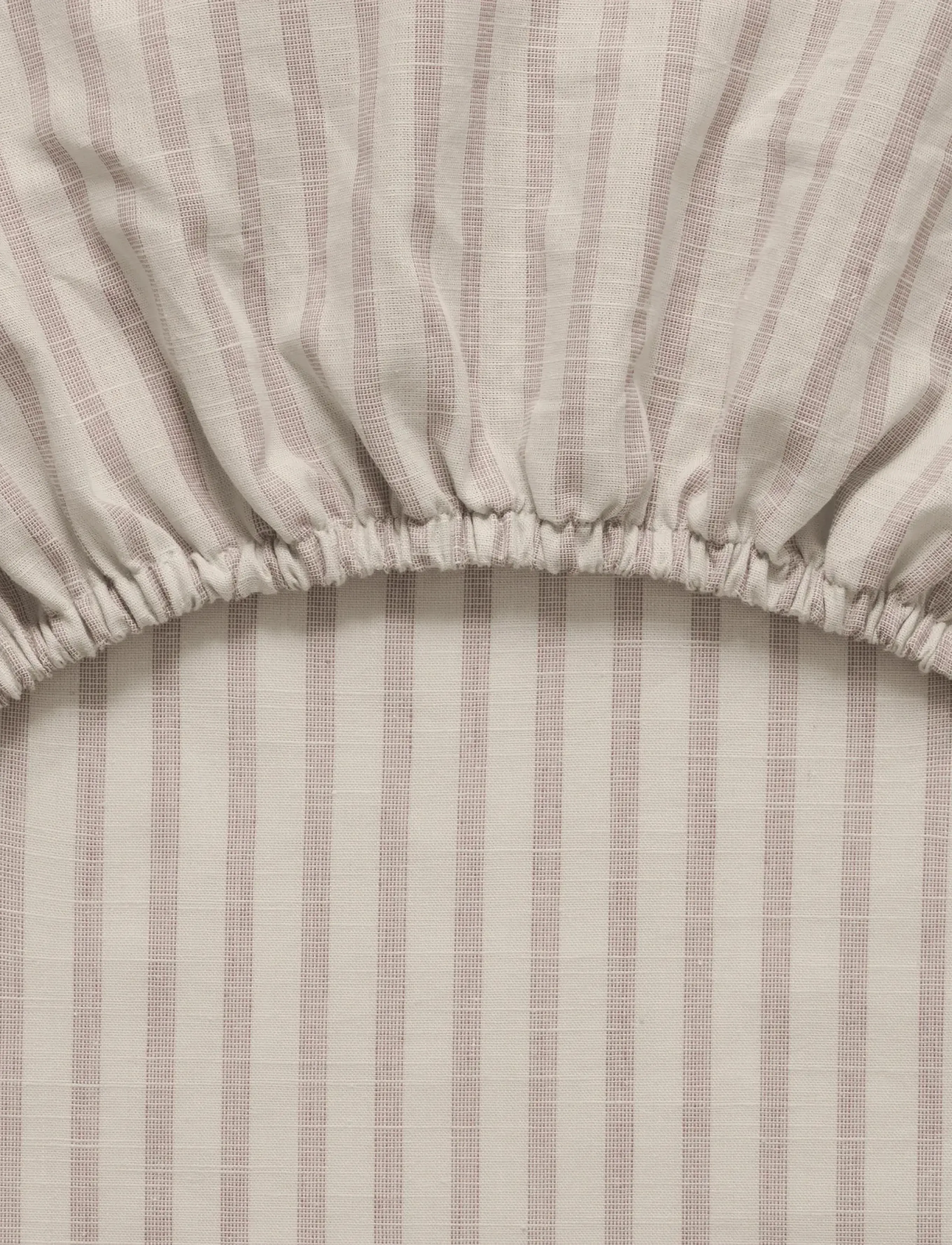 Garbo&Friends - Fitted Sheet Junior, 70x140x20 cm, Stripe Mauve - bed sheets - stripe mauve - 2