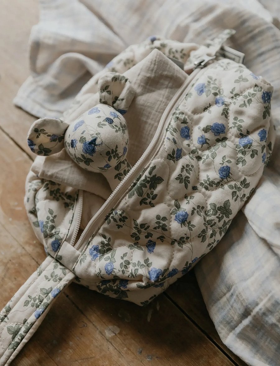 Garbo&Friends - Satin Quilted Toiletry Bag Small, 22x15x7 cm, Dainty - vanniaeg - dainty - 0
