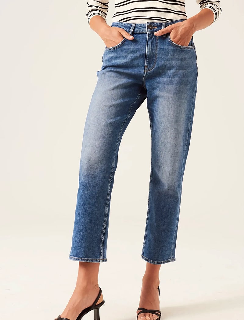 Garcia - Luisa - sirge säärega teksad - medium used - 0