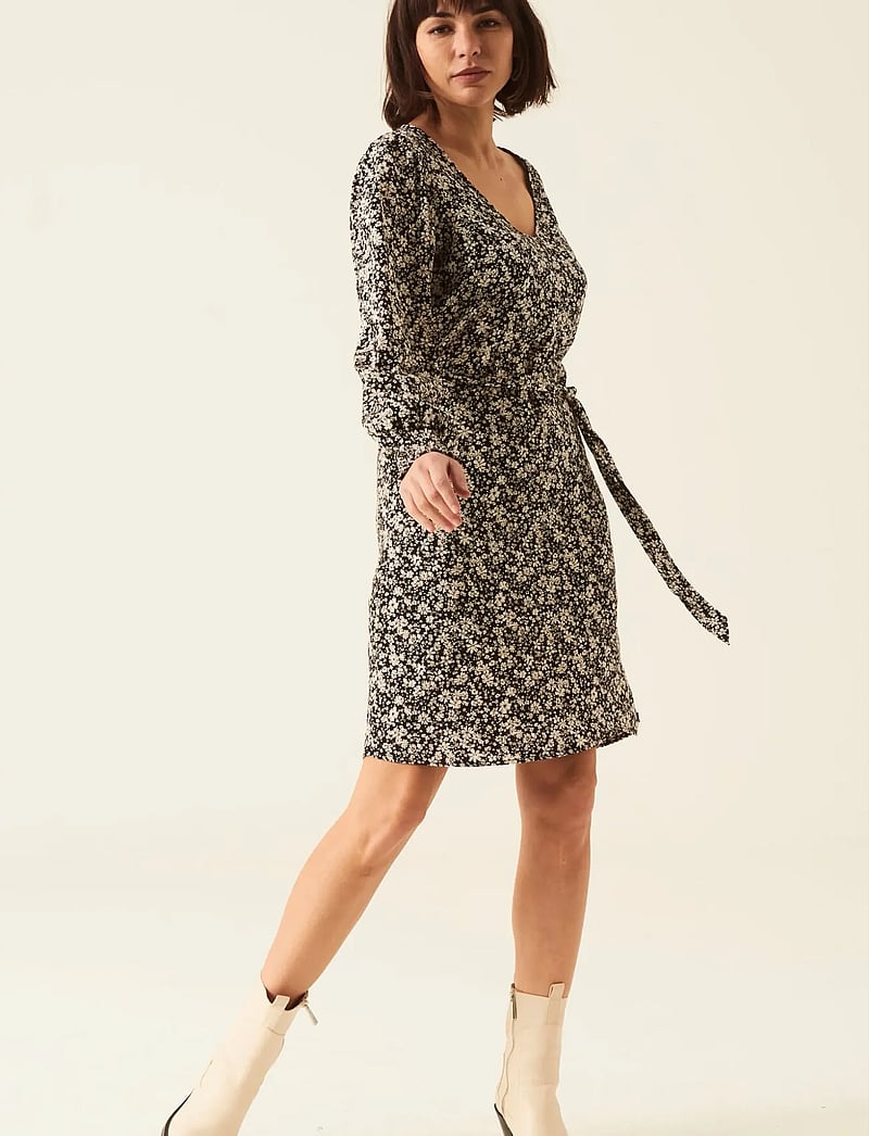 Garcia - ladies dress - korte kjoler - black - 0