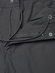 Garment Project - Tech Pant - spodnie na co dzień - 445 charcoal - 3