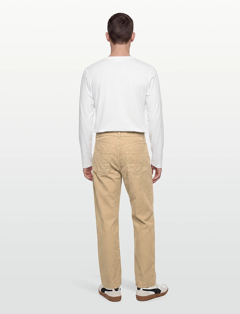 Garment Project - Corduroy Five Pocket Loose Fit - Bo - casual trousers - bone white - 4