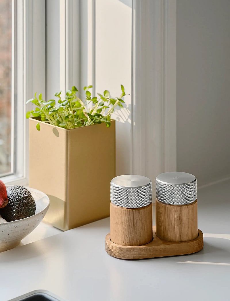 Gejst - Sina Salt and Pepper Mill oak/ steel - salz- & pfefferstreuer - oak/steel - 3