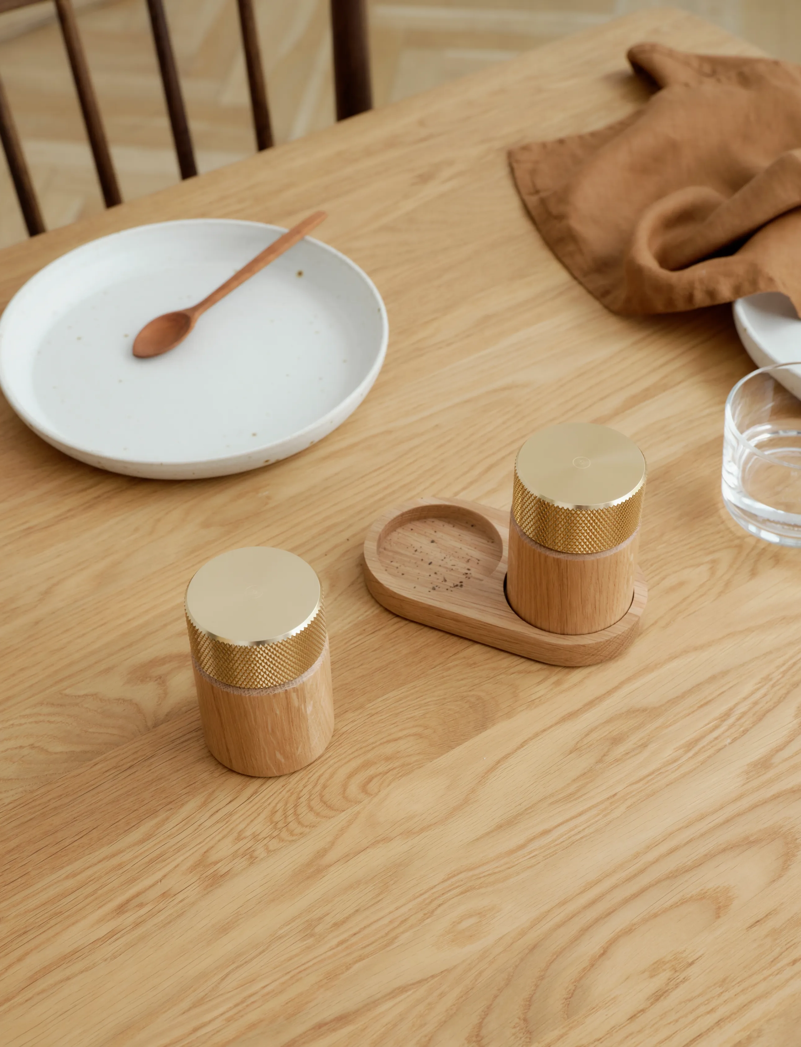 Gejst - Sina Salt and Pepper Mill oak/ brass - salt & peberkværne - oak/ brass - 3