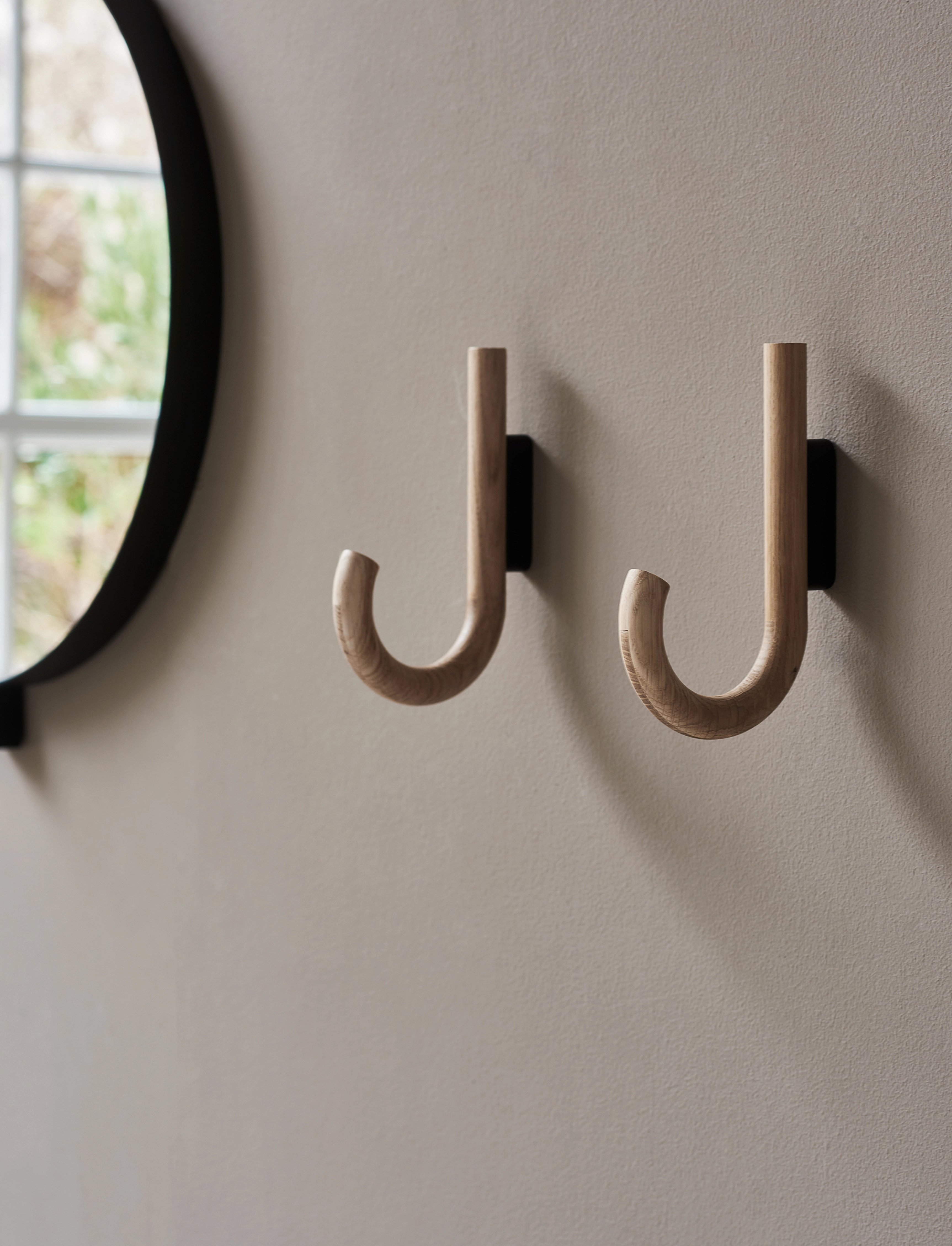 Gejst Hook Hanger Oak/Black, H:19 cm, Hooks & Knobs, Braun - Hooks, Homeware