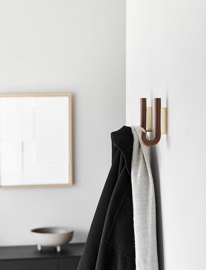 Gejst - Hook hanger mini walnut/brass - konksud - walnut brass - 0