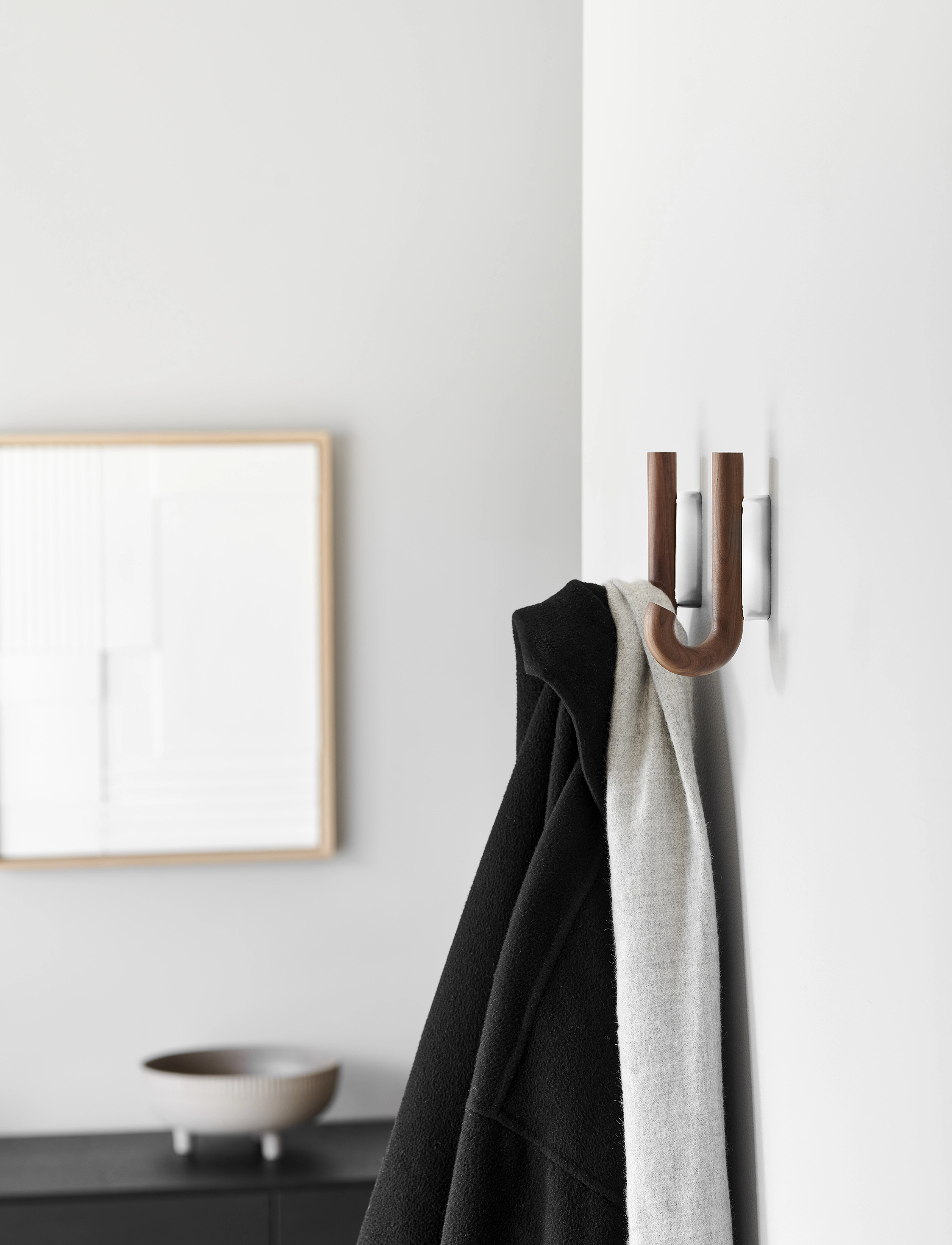 Gejst Hook Hanger Mini Walnut/Chrome, H:13.3 cm, Hooks & Knobs, Braun - Hooks, Homeware