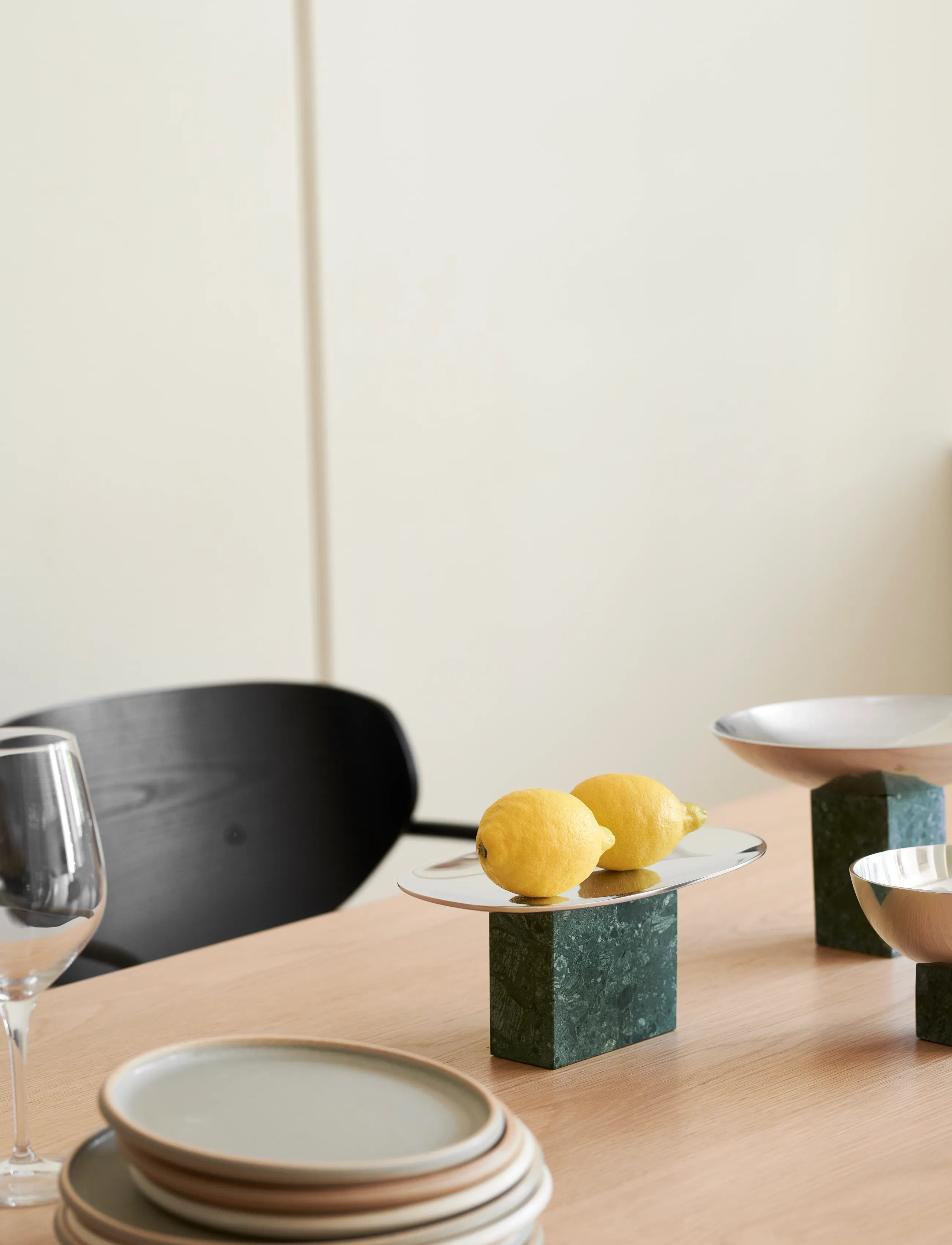 Gejst - Sapoto Tray Green - dekoschalen - silver / green - 2