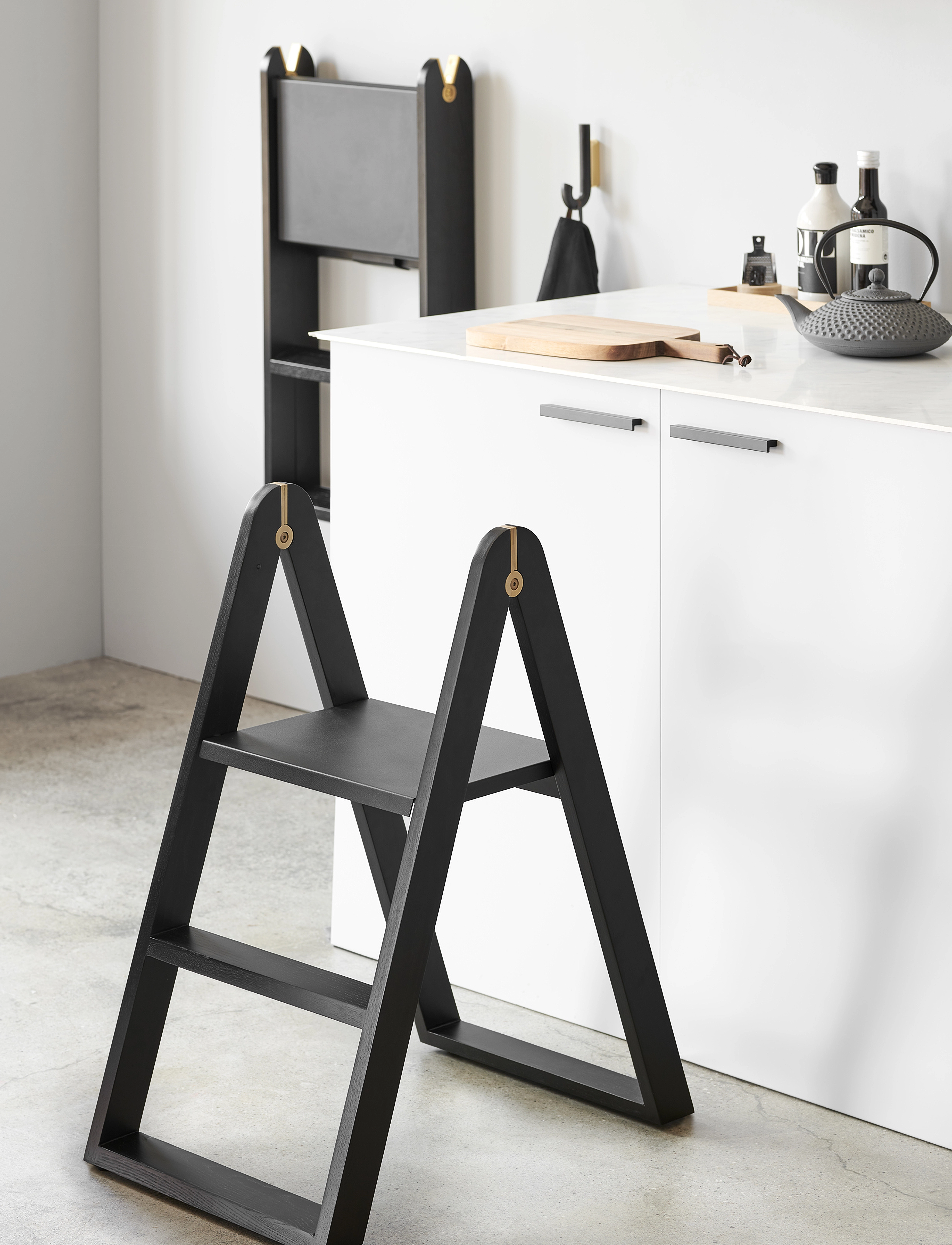 Gejst Reech Stepladder, H:77 cm, Chairs & Stools, Schwarz - Stools Benches, Homeware