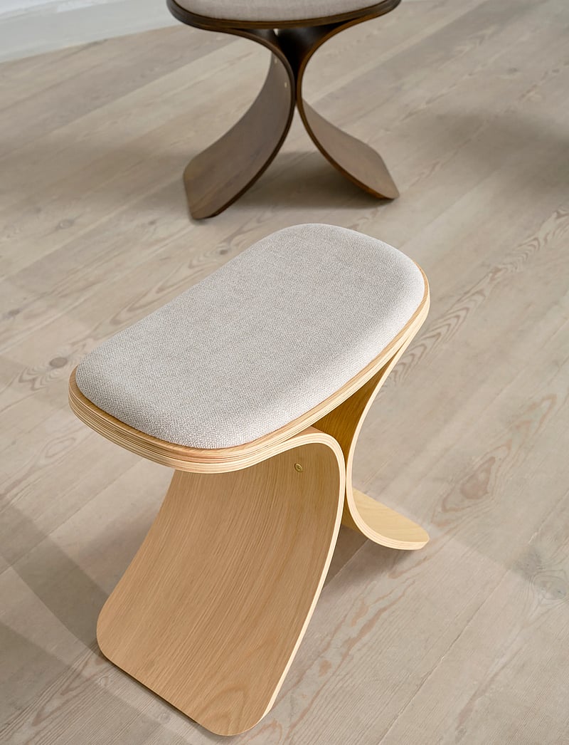 Gejst - Luno Stool oak/ beige textile - hocker & bänke - oak/beige - 4