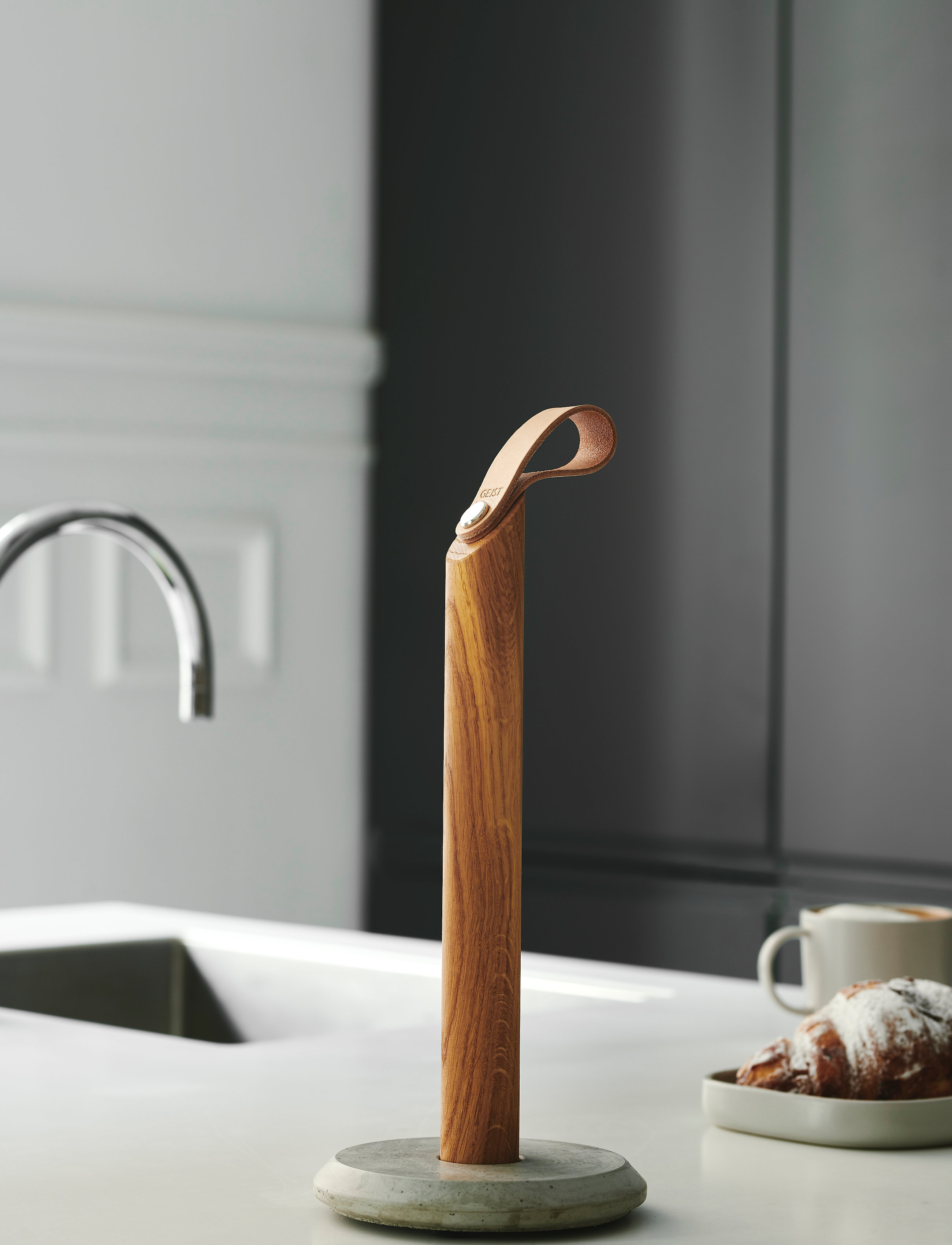 Gejst Grab Kitchen Roll Holder, H:31.5 cm, - Household Paperholder, Homeware