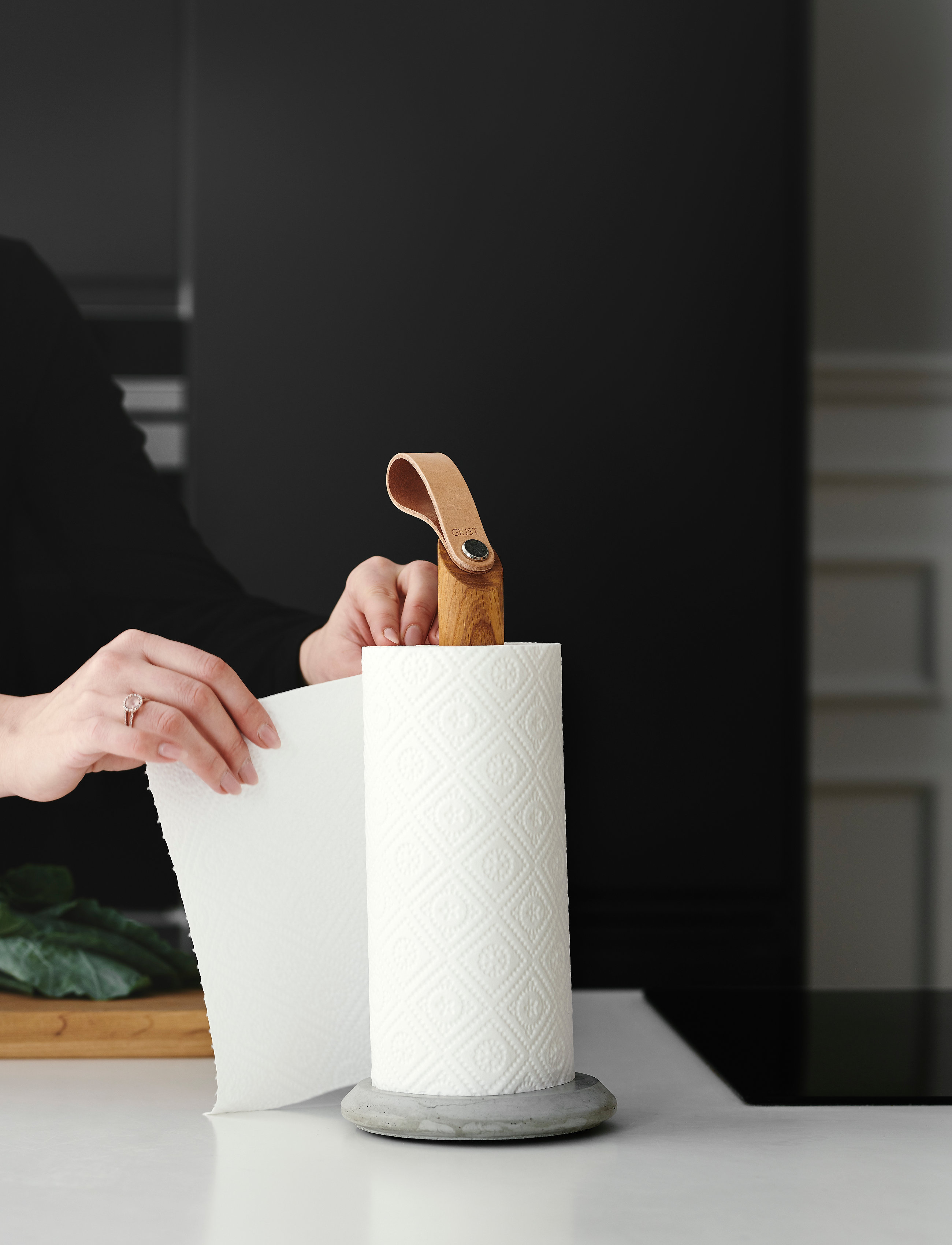 Gejst - Grab kitchen roll holder - tørkerullholdere - oak - 3