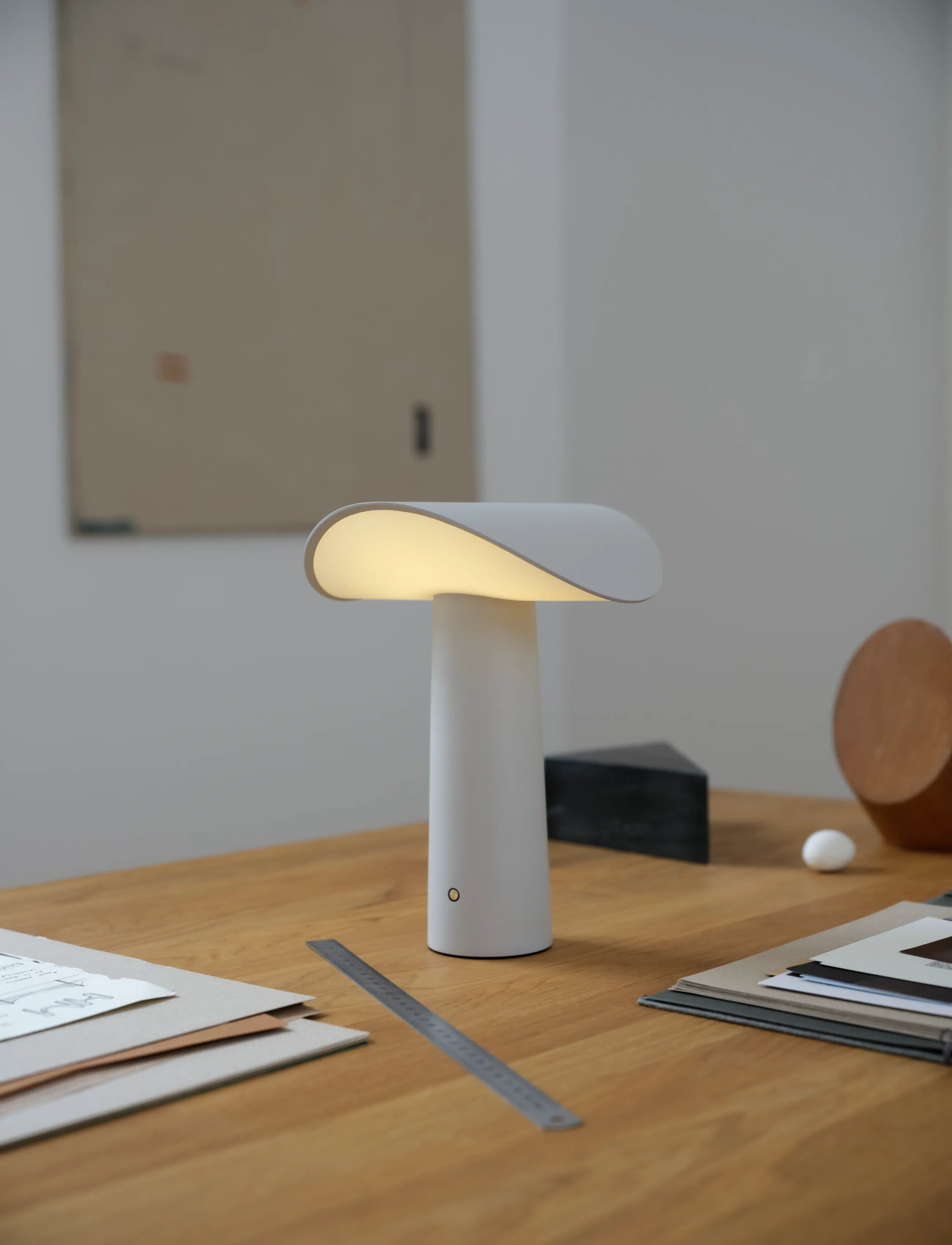 Gejst - LIUM Portable Lamp - bordslampor - warm grey - 4