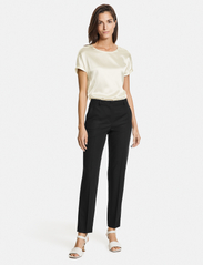 Gerry Weber - PANT CROPPED - tailored trousers - black - 3