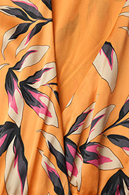 Gestuz - Orangina wrap dress HS18 - slå-om-kjoler - orange flower print - 2