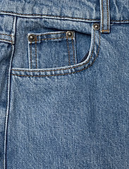 Gestuz - DacyGZ HW straight jeans - džinsi - medium blue - 7