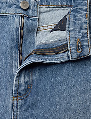 Gestuz - DacyGZ HW straight jeans - tiesaus kirpimo džinsai - medium blue - 8