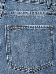 Gestuz - DacyGZ HW straight jeans - džinsi - medium blue - 9