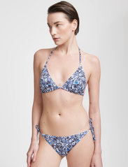 Gestuz - PilGZ bikini bottom - side tie bikinitrosor - blue flower draft - 4