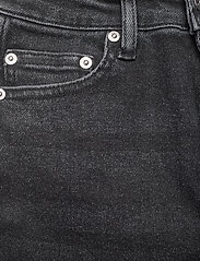 Gestuz - AstridGZ HW slim jeans - džinsa bikses ar tievām starām - washed black - 3