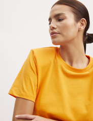 Gestuz - JoryGZ tee - t-shirts & tops - flame orange - 4