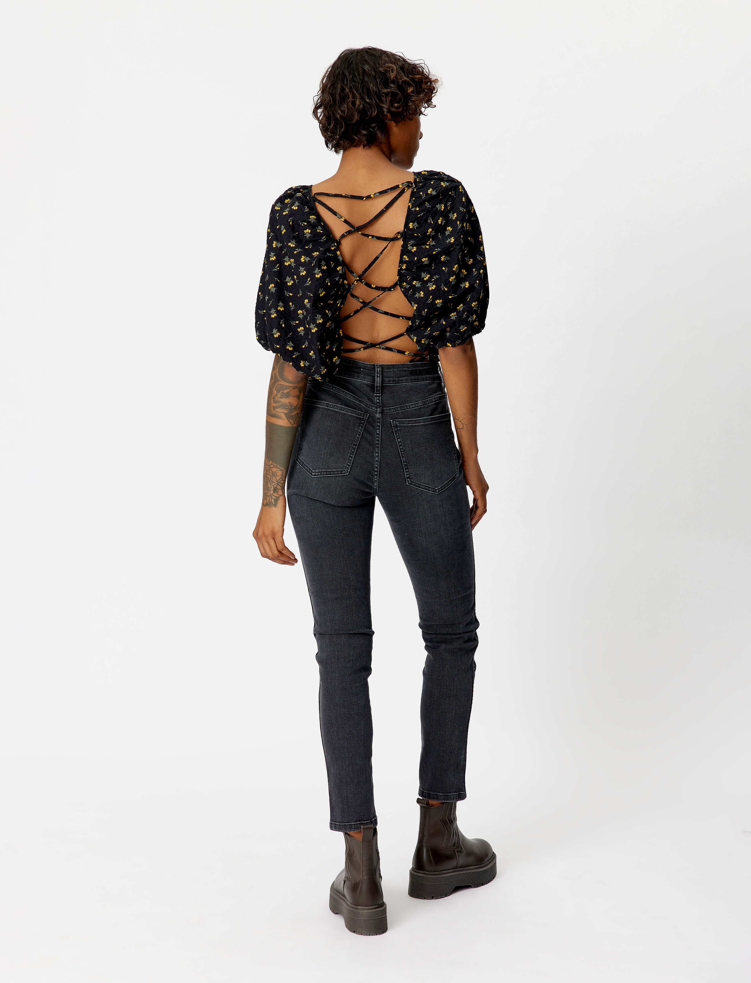 Gestuz - AveryGZ top - crop tops - tulip black and yellow - 3