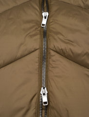 Gestuz - ElviaGZ 2 in 1 puffer jacket - forede jakker - forrest - 8