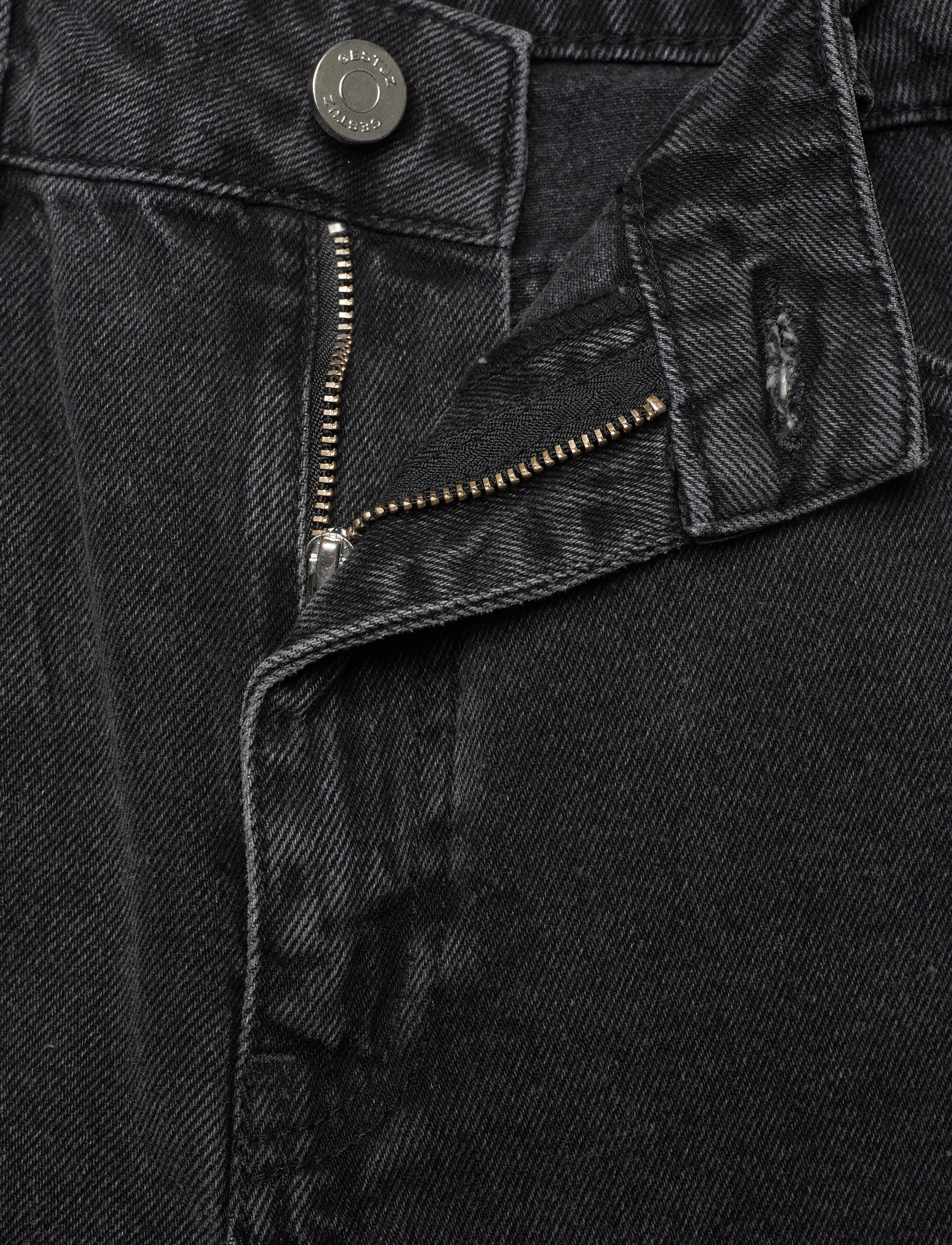 Gestuz - DenaGZ HW flared jeans - flared jeans - washed black - 4