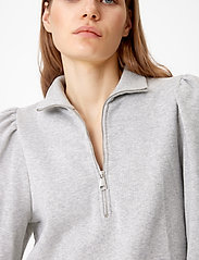 Gestuz - NankitaGZ ss zipper sweatshirt - hoodies - light grey melange - 4