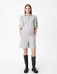 Gestuz - NankitaGZ HW shorts - sweat shorts - light grey melange - 3