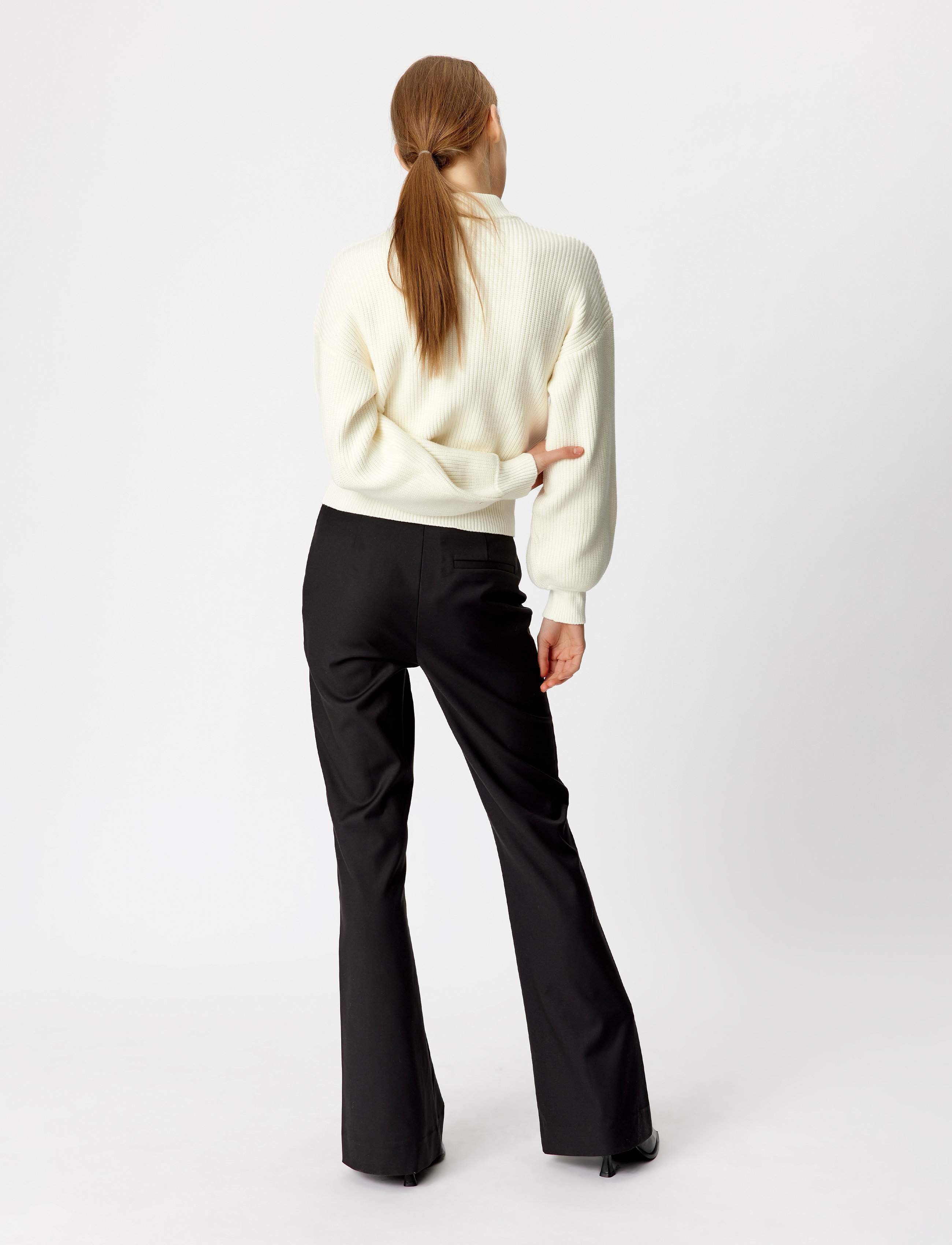 Gestuz - PaulaGZ MW flarred pants - black - 3