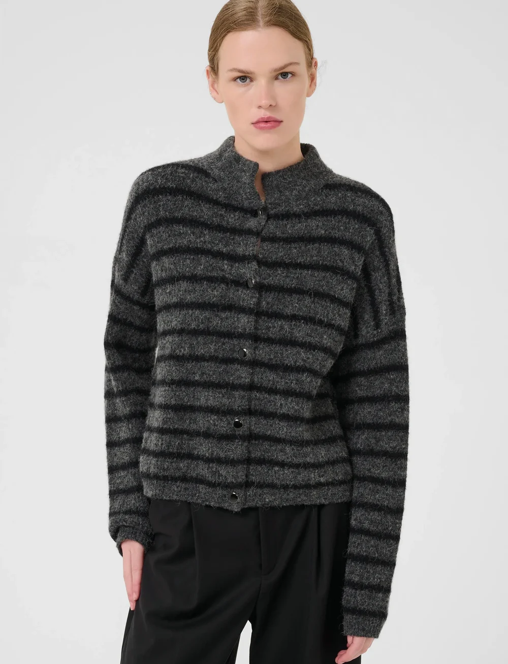 Gestuz - AlphaGZ short cardigan NOOS - cardigans - charcoal black striped - 0