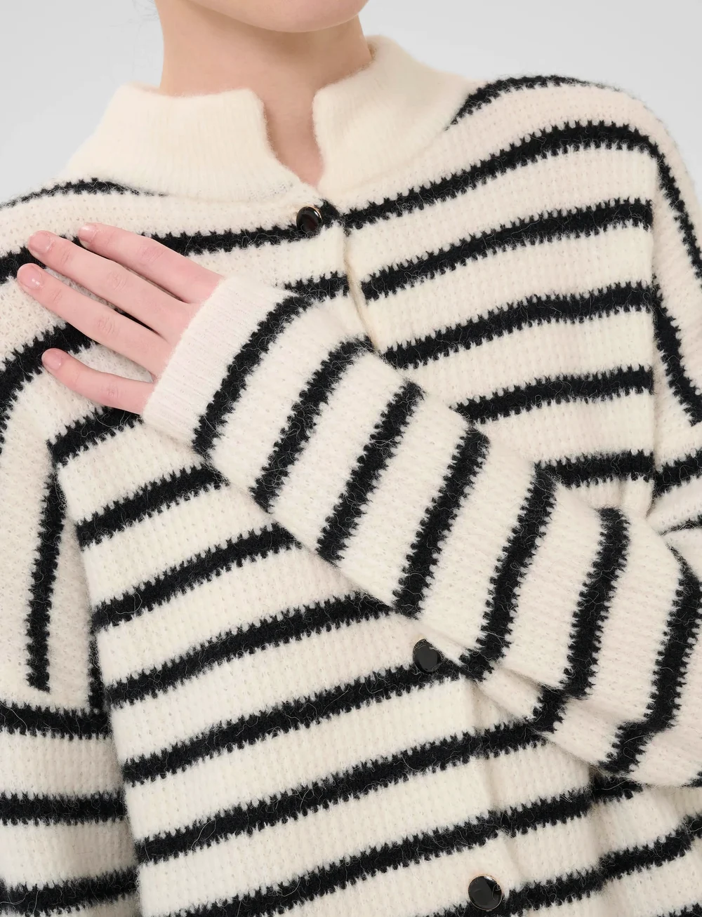 Gestuz - AlphaGZ short cardigan NOOS - cardigans - ivory black striped - 5