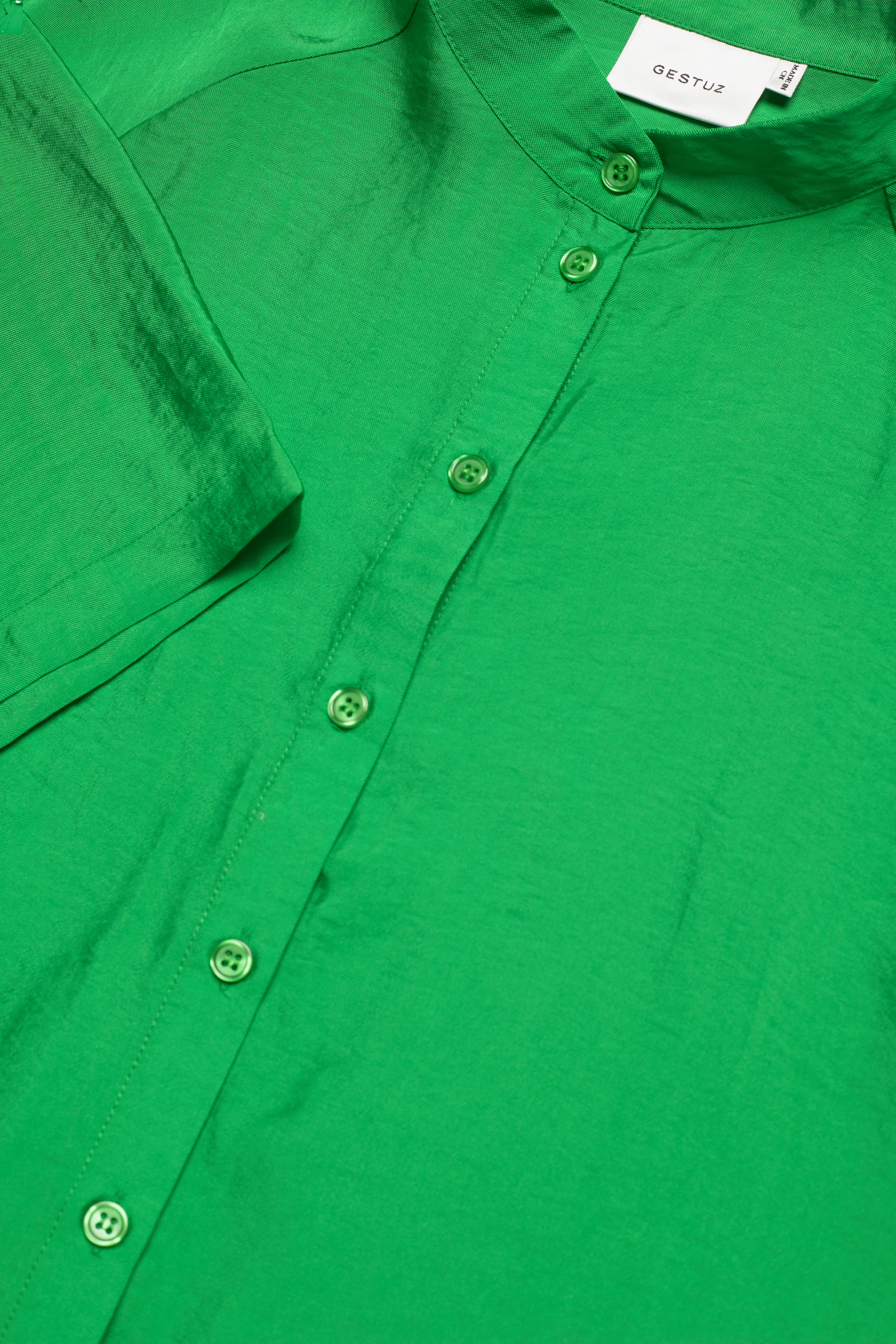Gestuz - LuellaGZ ss shirt - green bee - 2