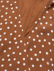 Gestuz - JanikaGZ wrap blouse - langärmlige blusen - mocha bisque dot - 2