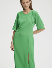 Gestuz - MelbaGZ long dress - midi kjoler - green bee - 4