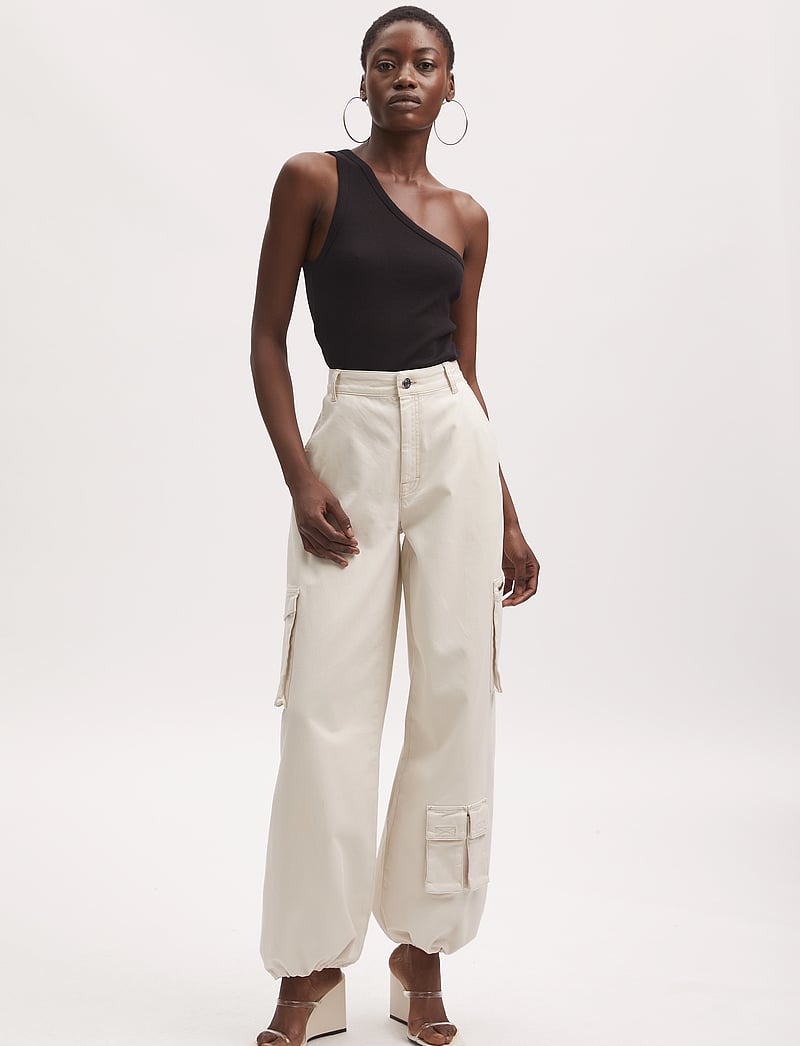 Gestuz - DrewGZ one shoulder - Ärmellose tops - black - 0