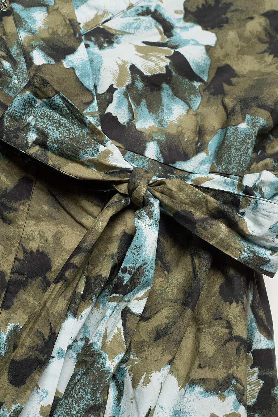 Gestuz - BlishaGZ wrap dress - artistic blue flower - 5