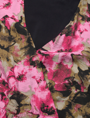 Gestuz - TaralynGZ wrap dress - midi dresses - artistic pink flower - 5